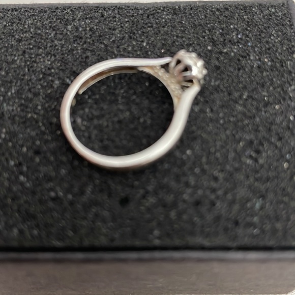 Ring - Picture 4 of 5